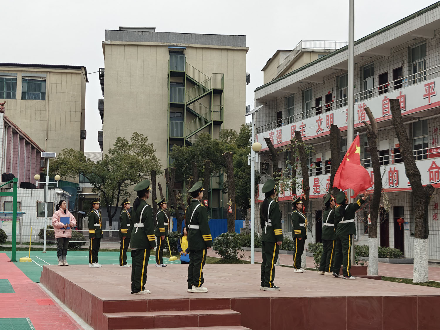 升旗仪式.jpg