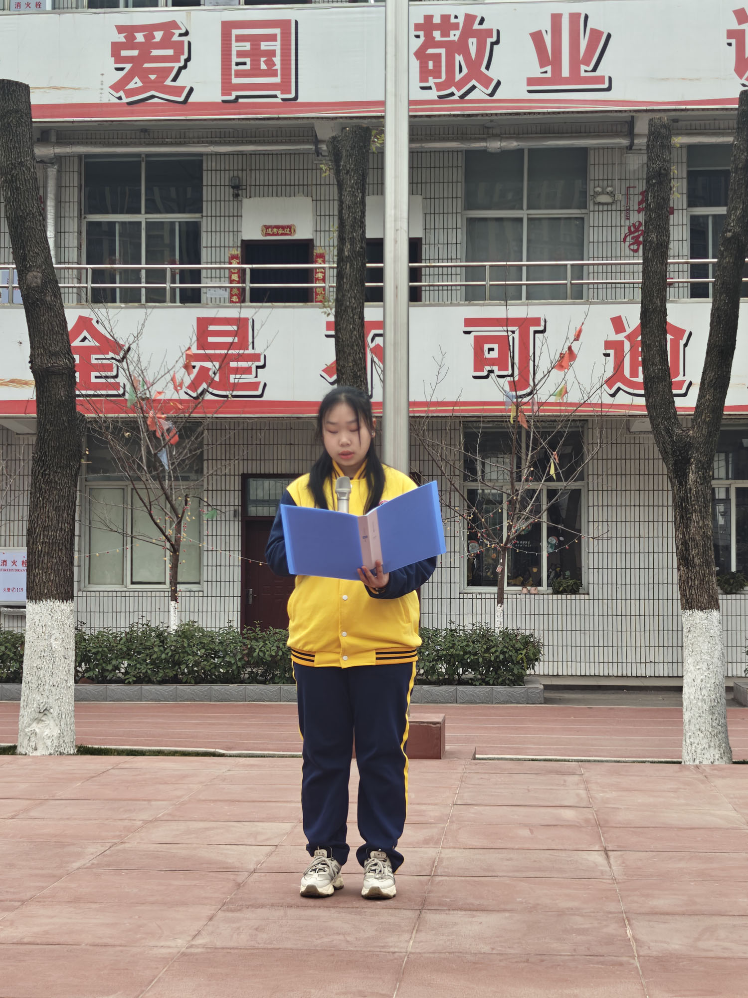 学生发言.jpg
