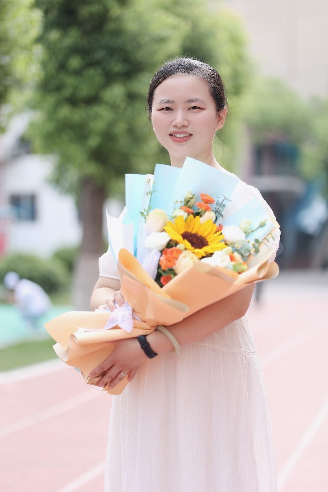 张咪