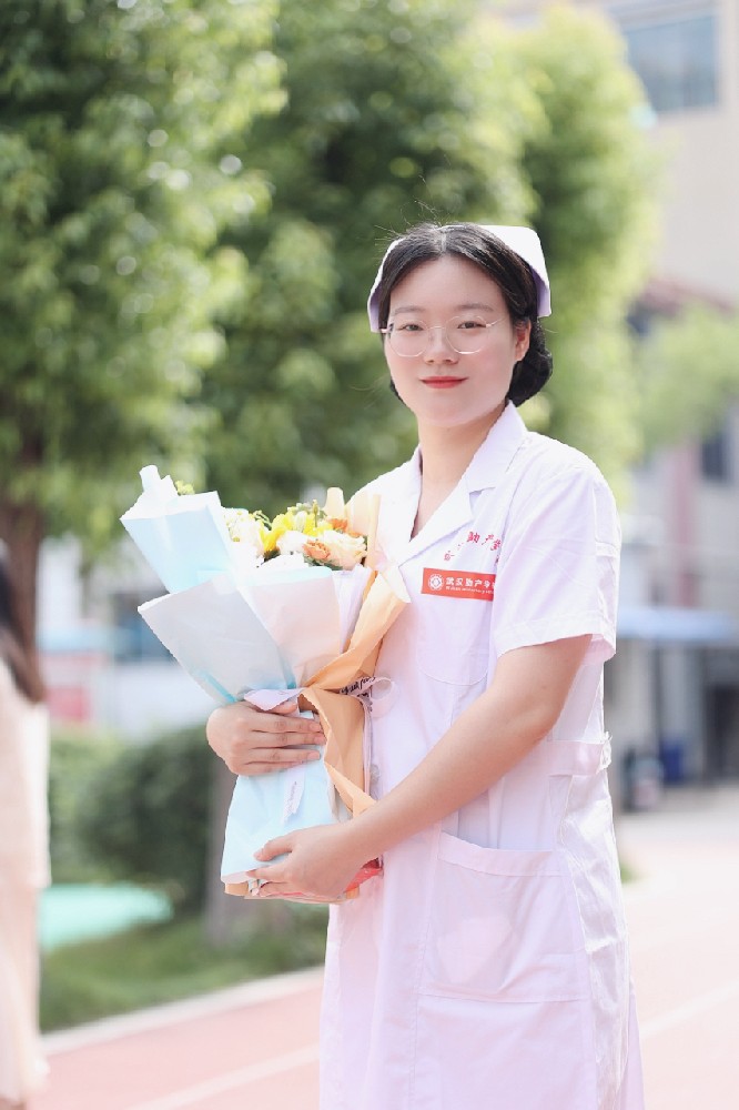 曾玲