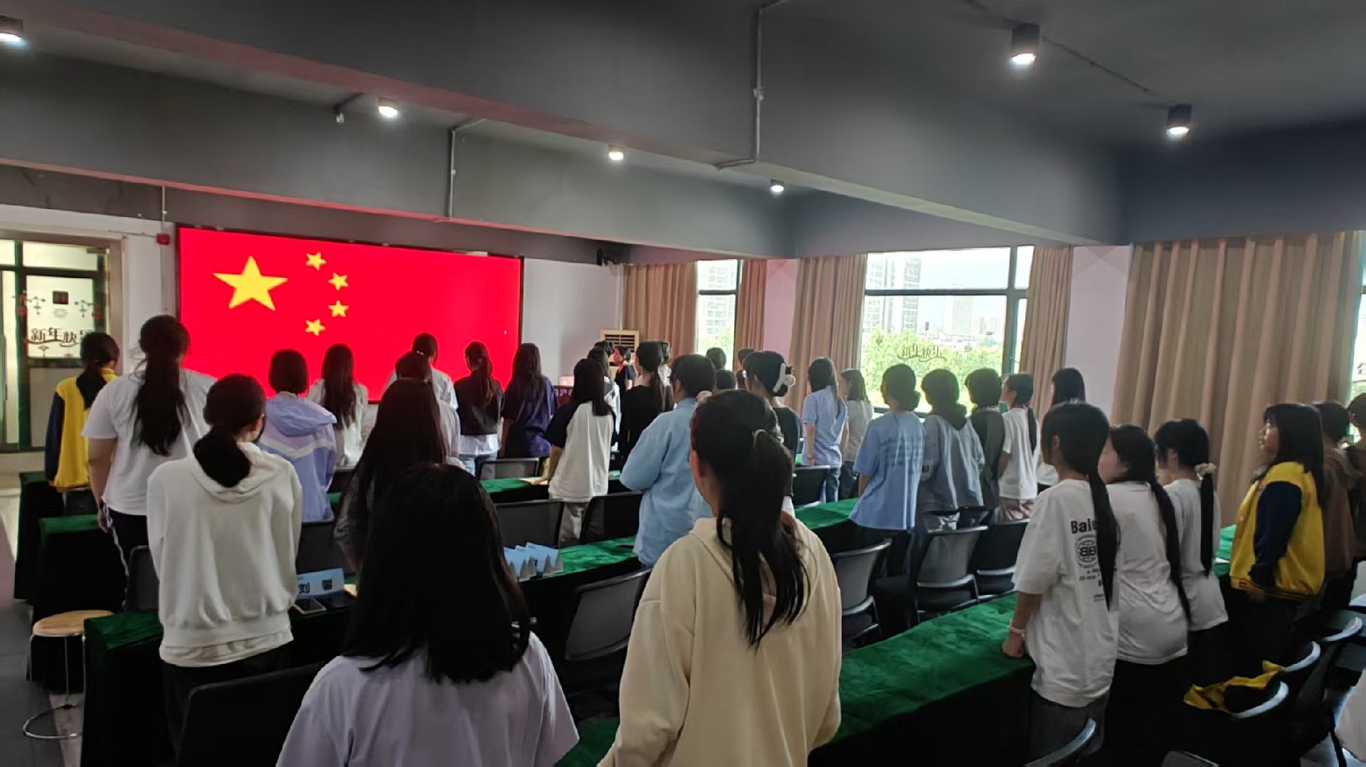 唱国歌 (2).jpg